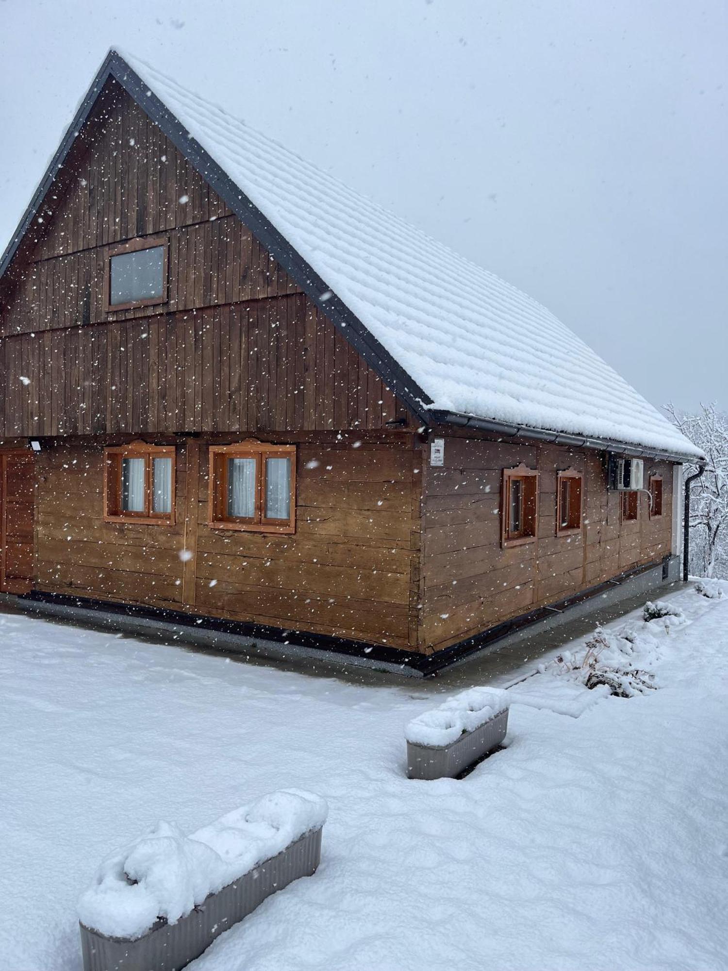 Гостевой дом Ruralna Kuca Za Odmor Kablarovo Brdo Krnjak Экстерьер фото